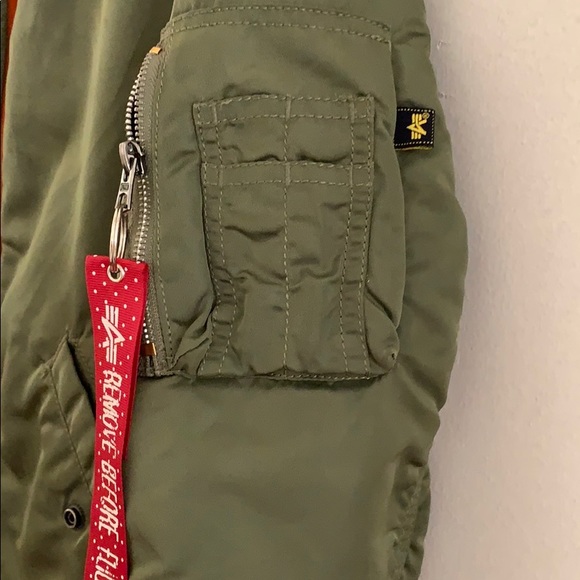 Alpha Industries Women’s XS bomber jacket - Picture 5 of 8